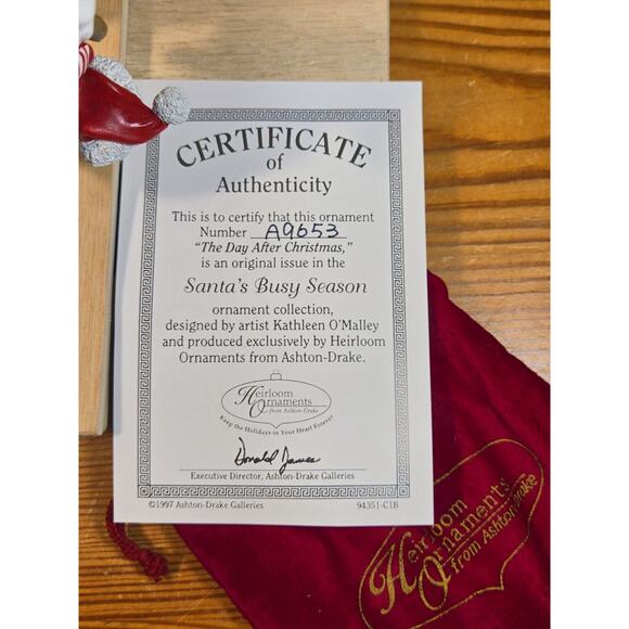 THE DAY AFTER CHRISTMAS Ashton Drake Santa Heirloom Christmas Ornament - Picture 4 of 5